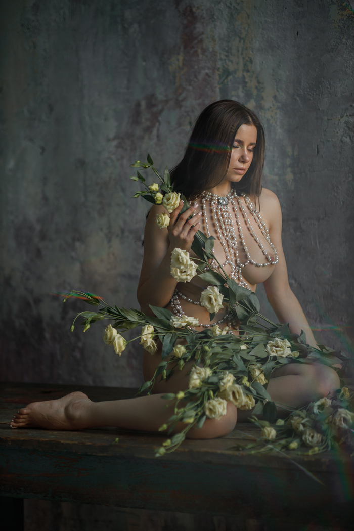 Beautiful! - NSFW, Girls, Erotic, Boobs, The photo, Portrait, Flowers, Nudity, Naked