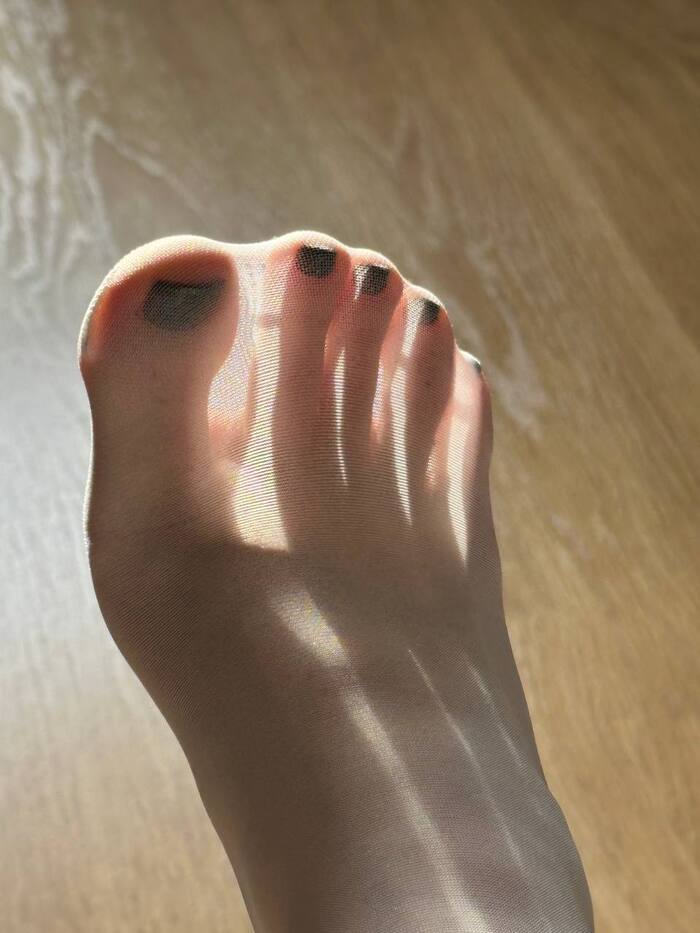 Sunfingers - NSFW, My, Homemade, Legs, Foot fetish, Nylon