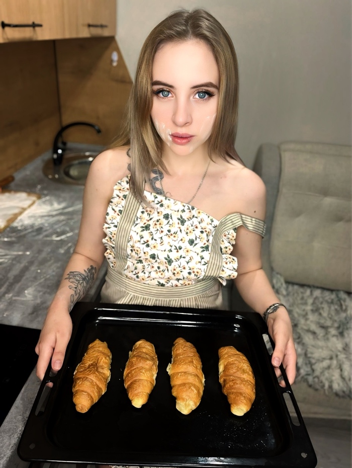 A portion of fresh pastries - NSFW, My, Images, Picture with text, Longpost, Girl with tattoo